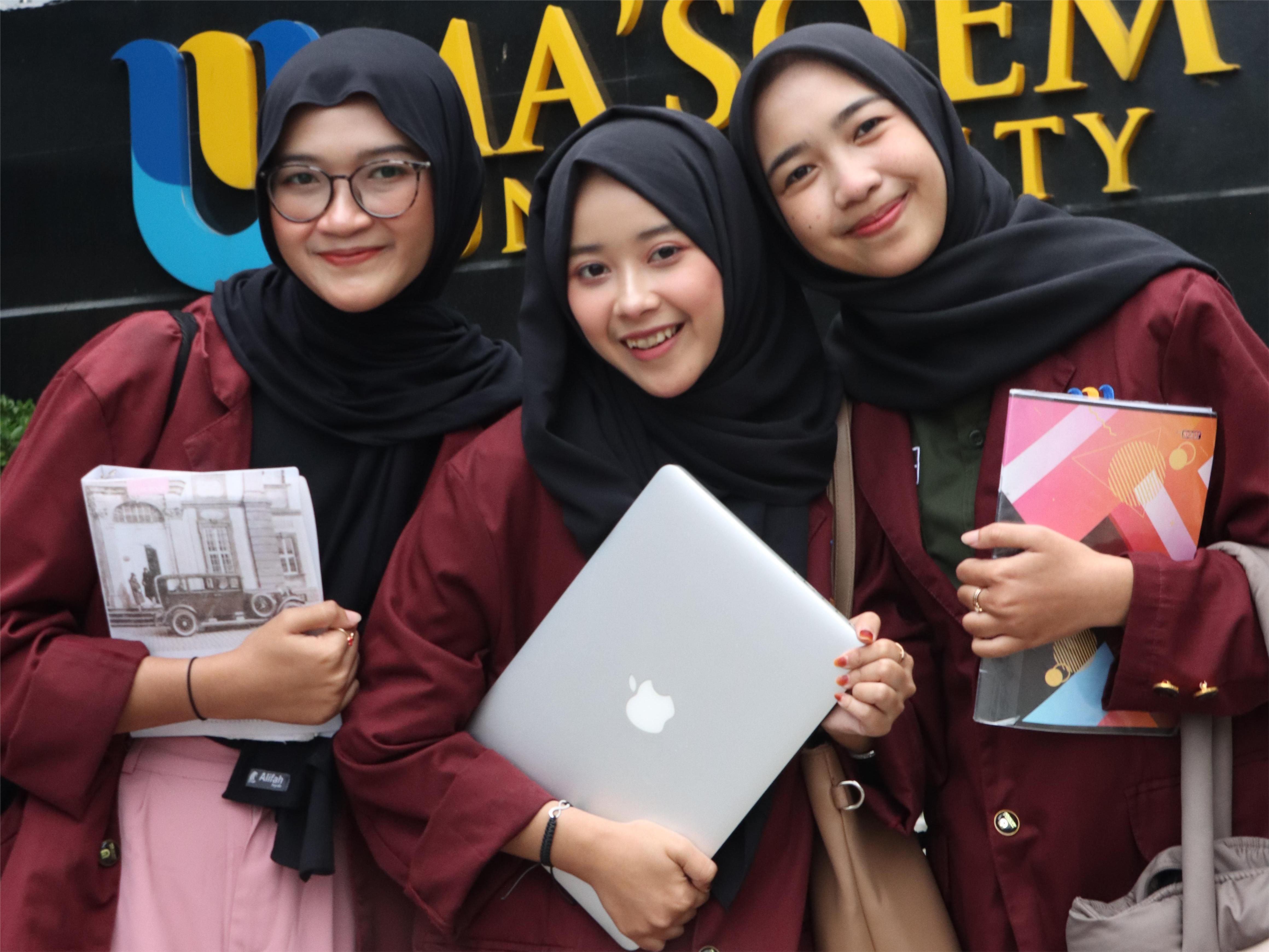 Bagaimana Memilih Kampus Akreditasi Resmi Agar Sukses di Karier Internasional? Ini Panduannya!