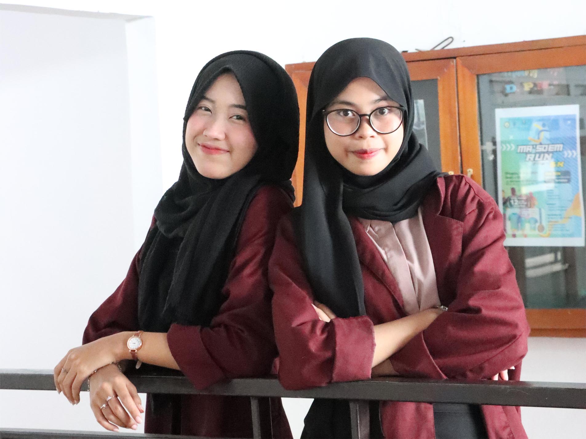Bagaimana Manfaatkan Pengalaman Kuliah untuk Reputasi Medsos Cemerlang & Jalur Karier Pasti?