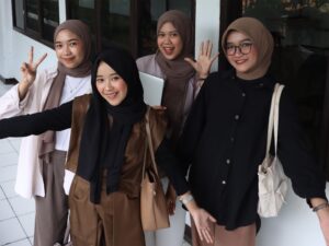 3016b25a830aa74b 300x225