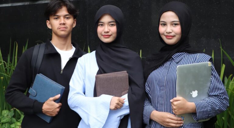 Tiba-Tiba Blank Saat Presentasi? Ini Trik Tetap Tenang dan Elegan Tanpa ...