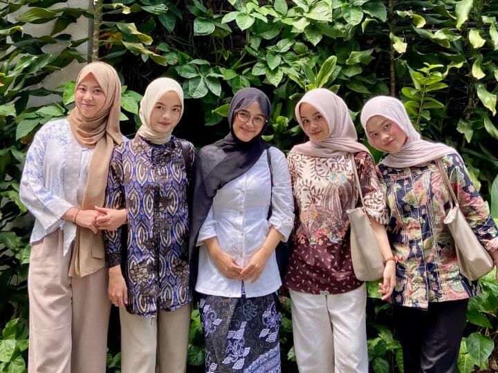 Gurl batik