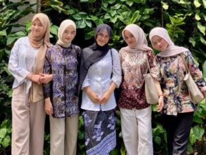 Gurl batik