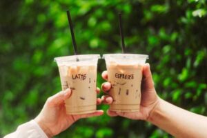 Contoh kemasan minuman plastik cup 16oz harga terjangkau