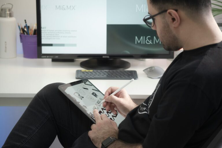 Milad fakurian jBif dovsTQ unsplash